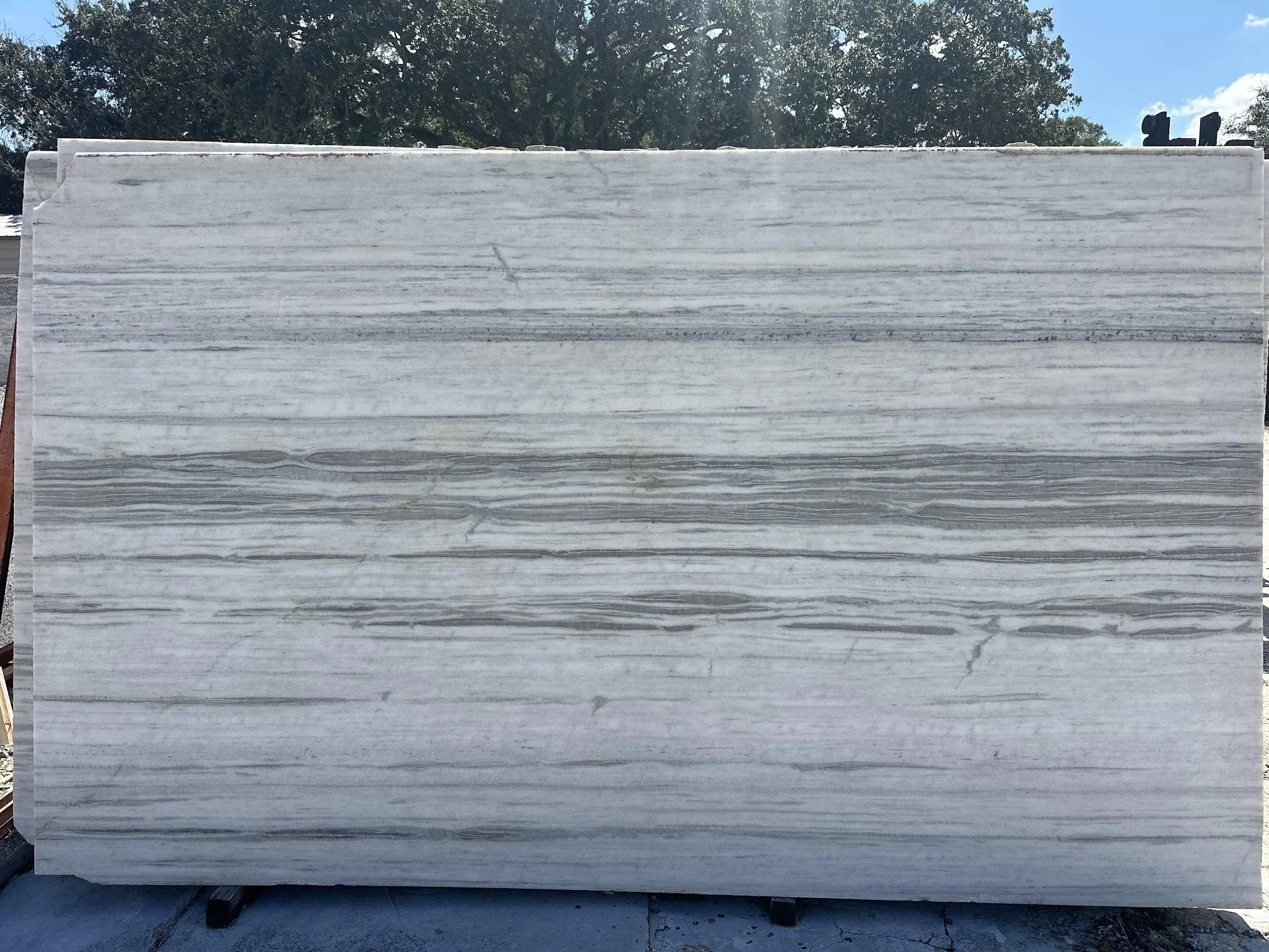 Aspen White Slabs | TradeScout