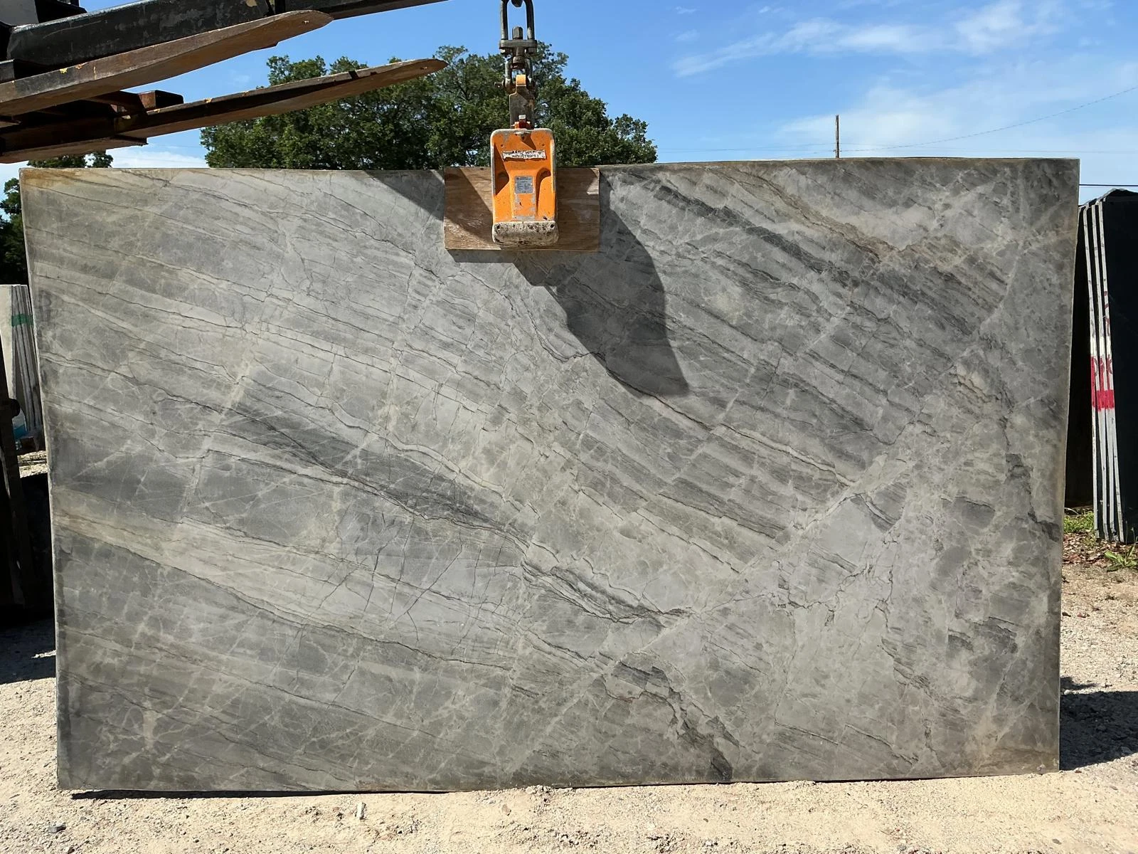 Beverly Blue Slabs | TradeScout