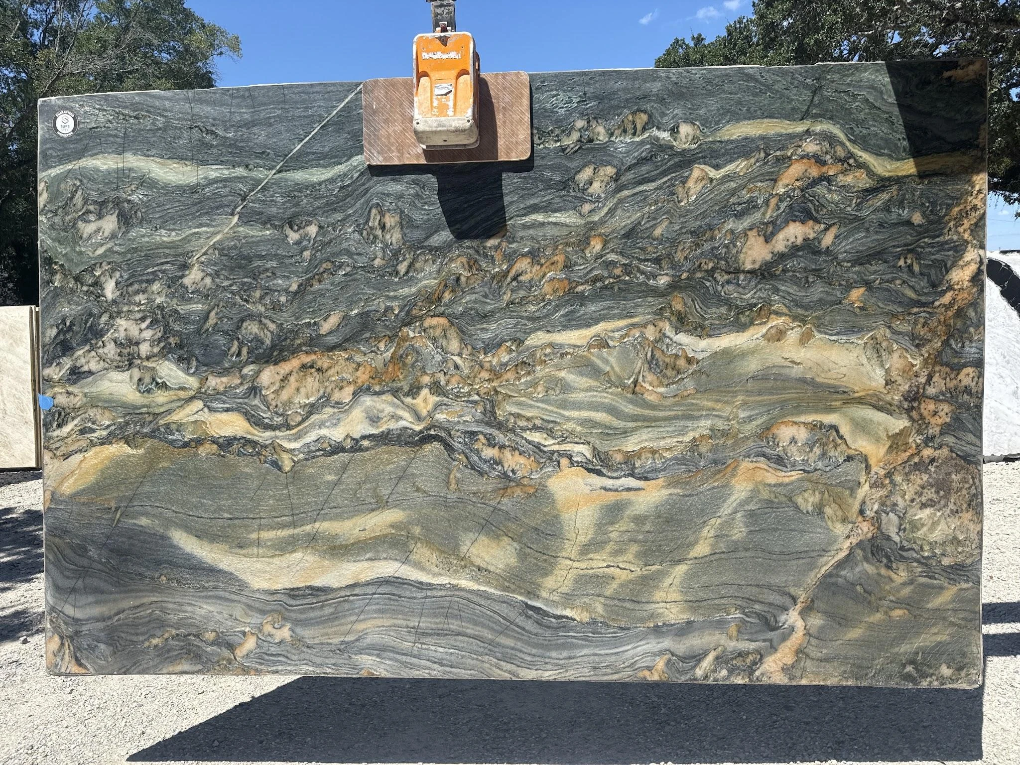Fusion Brown Slabs | TradeScout