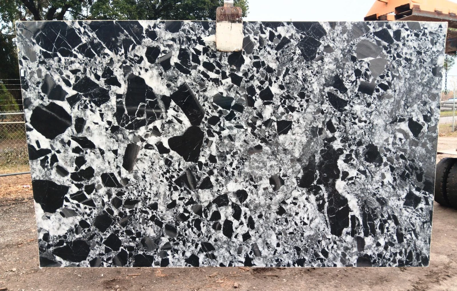 Grand Constantine Slabs | TradeScout