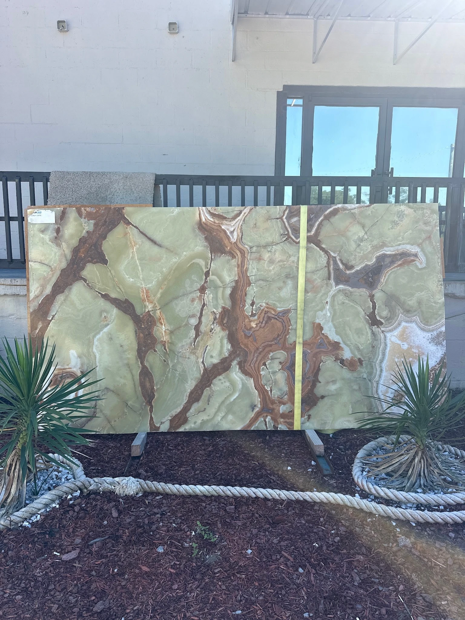 Honey Onyx Slabs | TradeScout