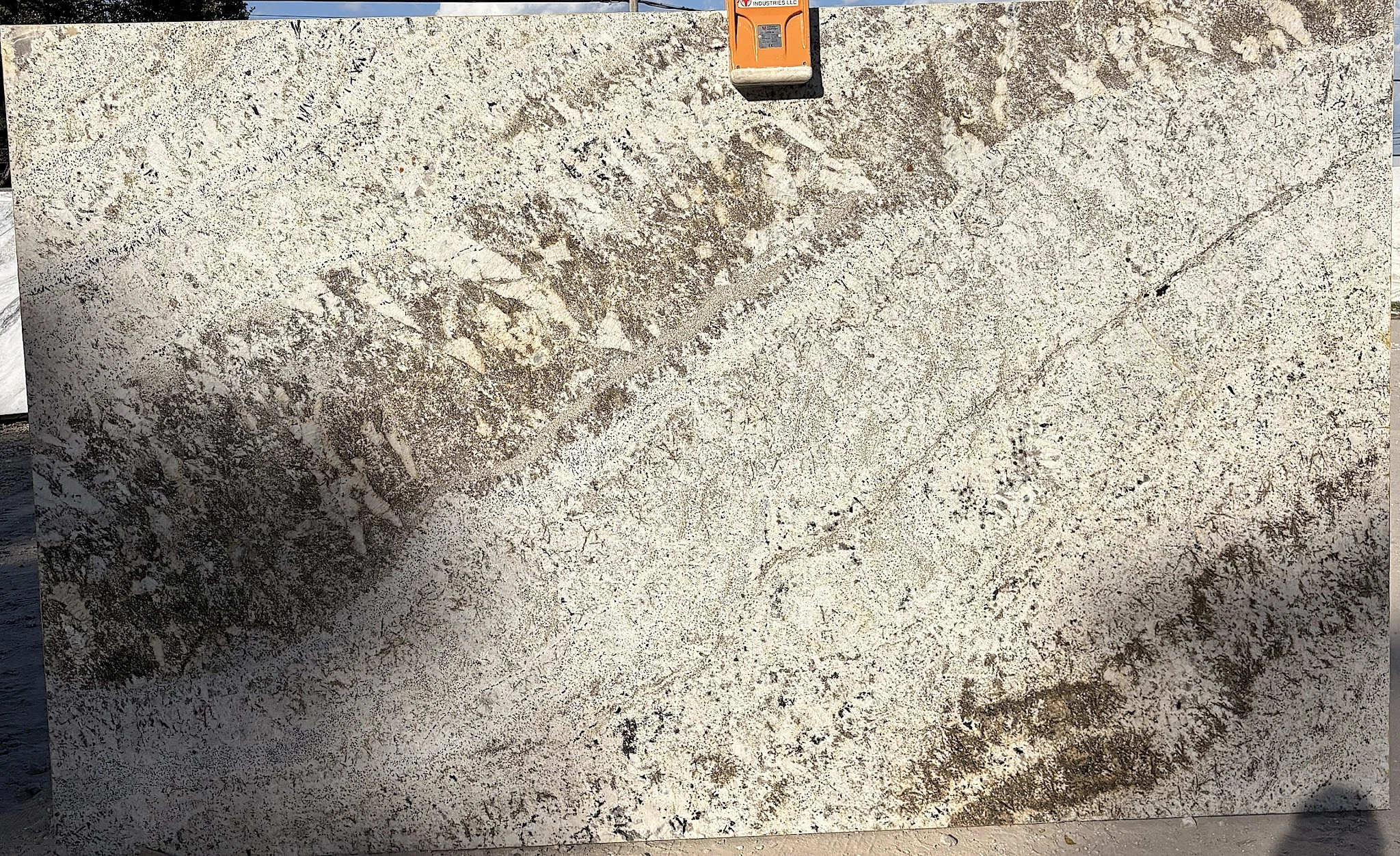 White Persa Slabs | TradeScout